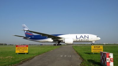 N776LA LATAM Cargo Colombia Boeing 777-F16