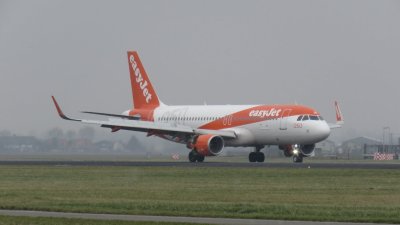 OE-IJB easyJet Europe Airbus A320-200 - painted in 250th Airbus special colours