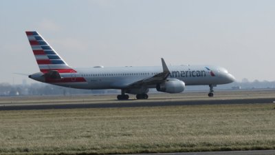 N196AA American Airlines Boeing 757-223(WL) - MSN 32390