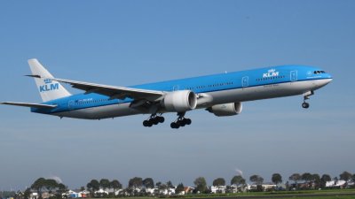 PH-BVK KLM Royal Dutch Airlines Boeing 777-300 - Name: Yellowstone Nationaal Park