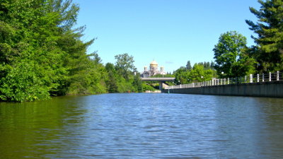Leaving the Hogs Back Lock