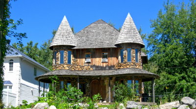 Unique Home on Quebec side of Ottawa River
