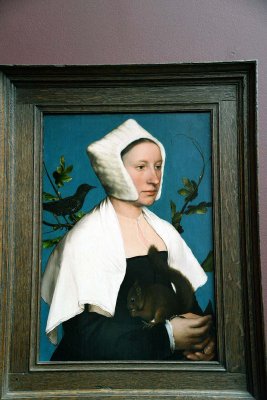 Hans Holbein the Younger - A Lady with a Squirrel and a Starling (Anne Lovell?), (1526-1528) - 3239