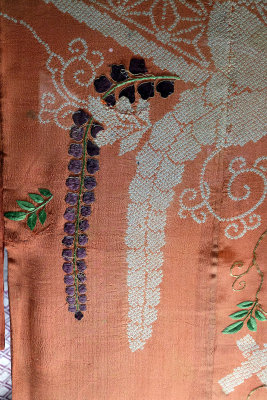 Kosode  motifs de treilles de glycine, vagues et feuilles de chanvre (seconde moiti 17e sicle), dtail - 1076