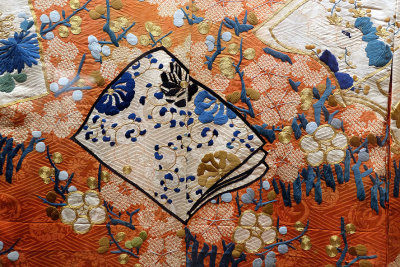 Uchikake de mariage,  motifs de pruniers et livres (premire moiti 19e sicle), dtail - 1128