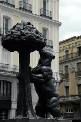 Statue of the Bear and the Strawberry Tree, Puerta del Sol, Madrid - 1703