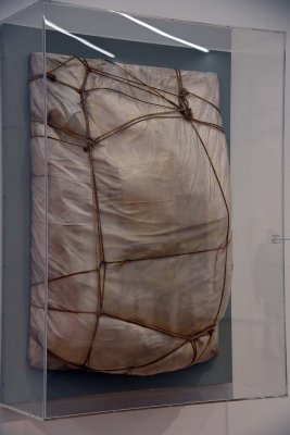 Package (1961) - Christo - 4138