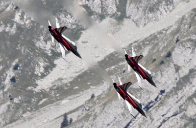 Patrouille Suisse in front of the Wiggis