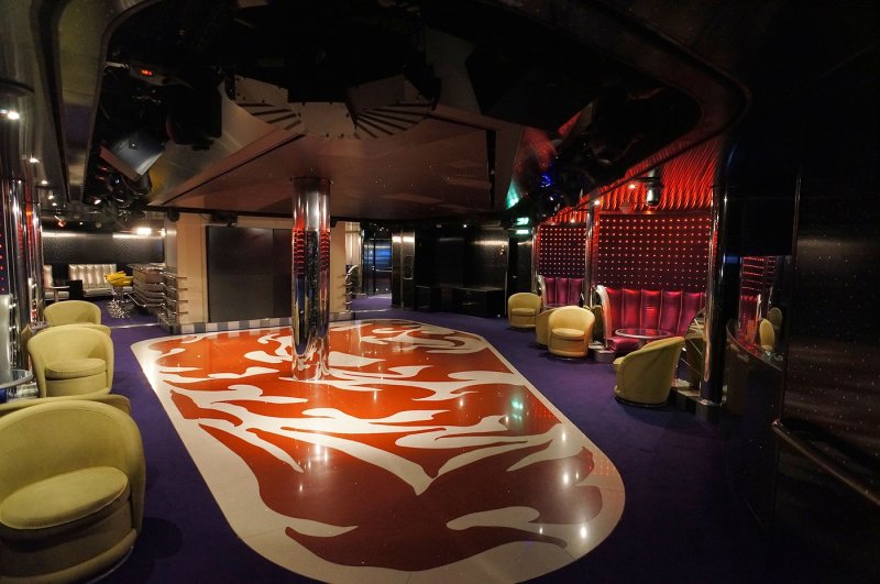 Zuiderdams Northern Lights Lounge