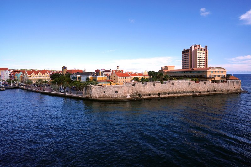 Willemstad bayfront walls