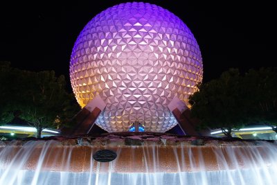 Spaceship Earth and fountain