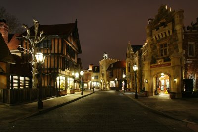 United Kingdom street at night