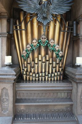 Ravenscroft organ