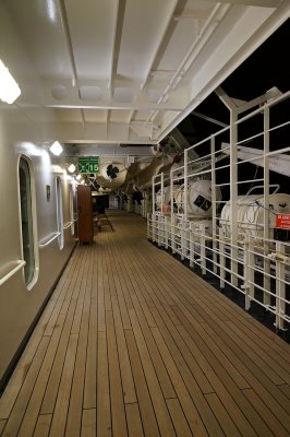 Zuiderdam Promenade deck