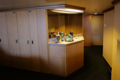 Suite 5190 closets and minibar
