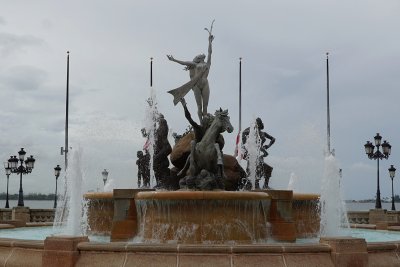 Las Raices fountain, San Juan