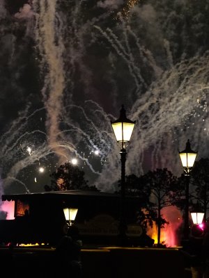 Illuminations smoke trails and lamps