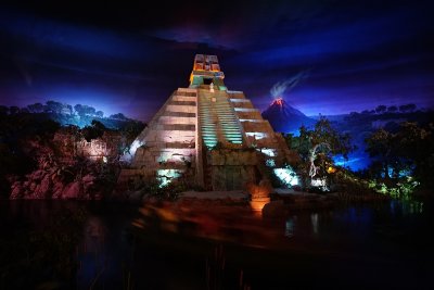 Mexico pyramid scene
