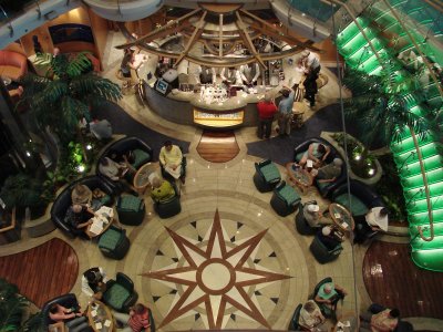 Radiance of the Seas Centrum Lobby