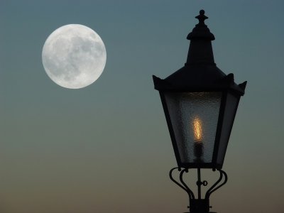 Moon and Lamp (Epcot)