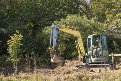 Week 36 - Digging a new pond at Andrews Wood.jpg