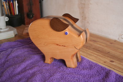 streaky the piggy bank bandsaw box