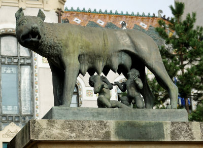 Mother Wolf sculpture