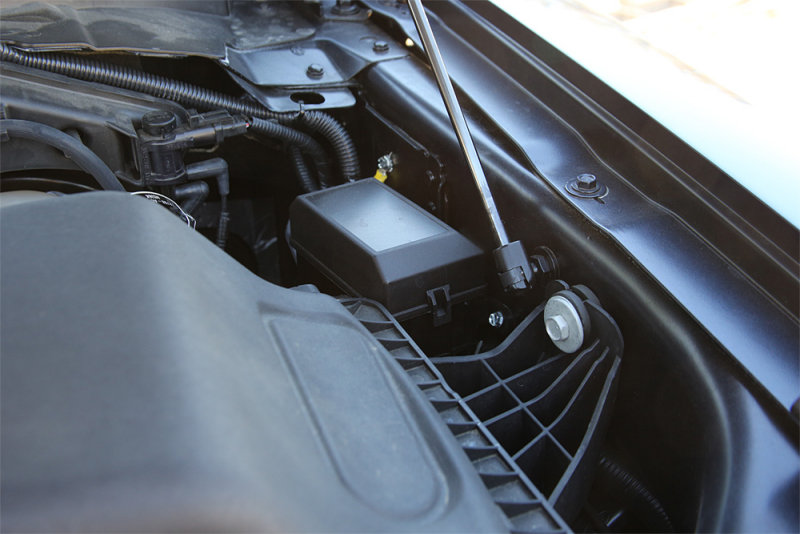Truck_light_bar_relays_box01.jpg