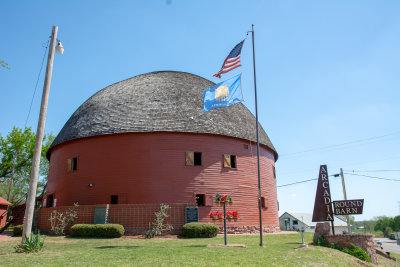 Arcadia, Oklahoma -- 19th century round barn & Pops roadside rest stop