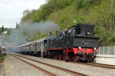 R1002701-sm.jpg
