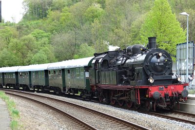 R1002721-2-sm.jpg