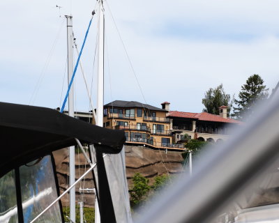 78_houses_over_marina_1815.JPG