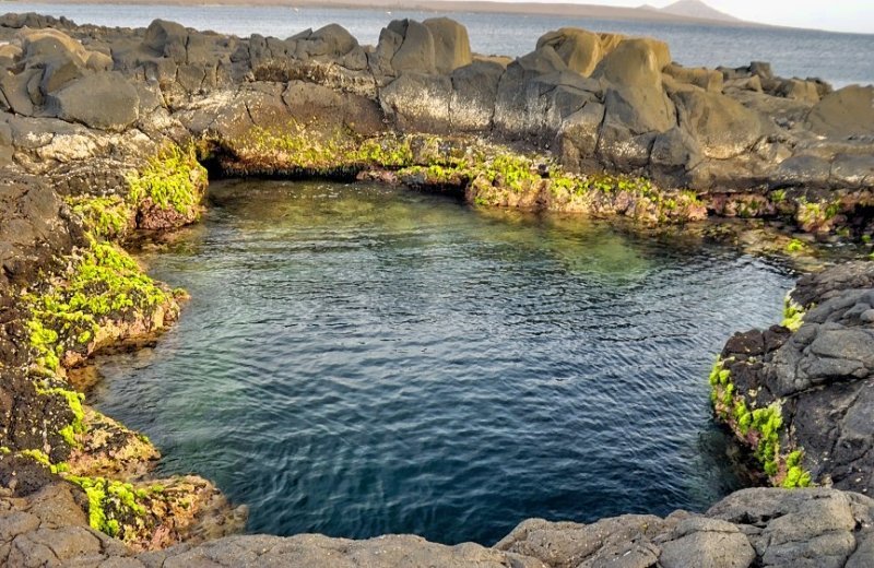 The Caves Chimney In Low Tide