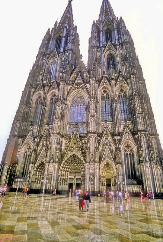 The Famous Cathedral, Pouring 
