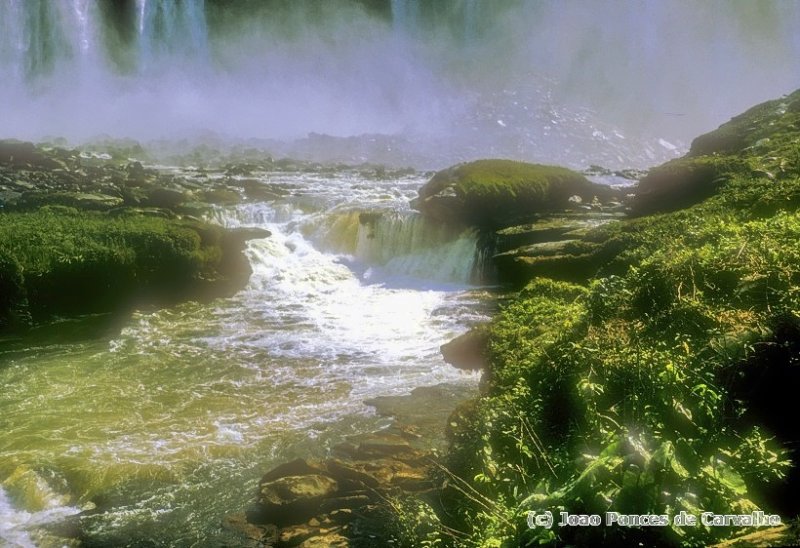Big Falls, Small River