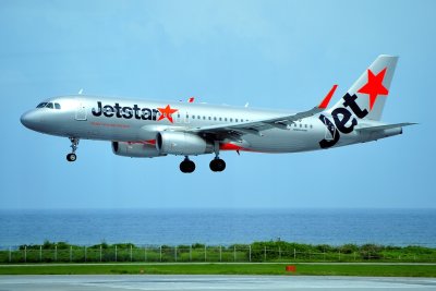 Jetstar A320, JA17JJ Landing