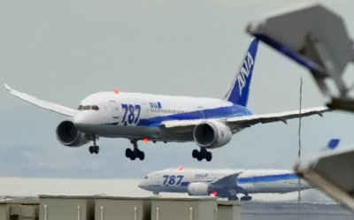 Busy: One Landing, One TO! ANA's B-787-8, JA809A
