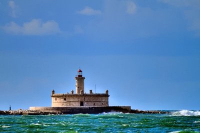 Sao Juliao Da Barra Lighthouse: So Near, So Far