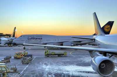 Lufthansa B-747/400, D-ABTD, Arriving at Gate