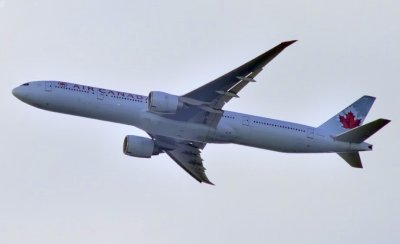 Air Canada B-777/300, C-FIVQ