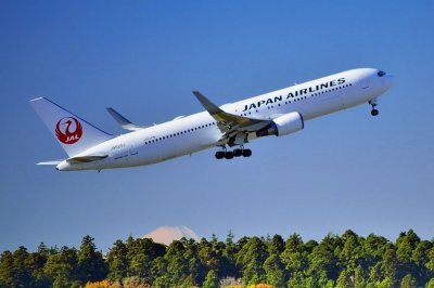 JALs'B-767/300, JA620J, TO With Fujisan