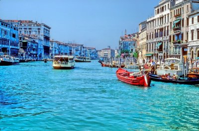 Il Gran Canalle: So Bustling With Life, Yet So Peaceful...