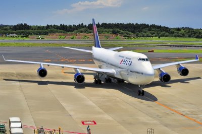Delta B-747/400, N673US, Arriving At Gate, Narita Sign Behind