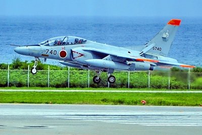 JAF Kawasaki T-4 Trainning Jet 66-5740 Landing, Spoilers Out