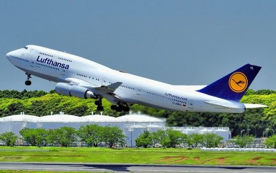 Lufthansa B-747/400, D-ABVL, Steep TO