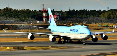 KAL B-747/400, HL7461, Turning To Gate