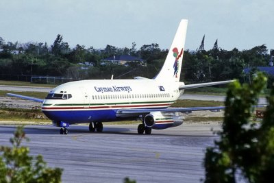 Cayman Airways B-737/200 VR-CNN 