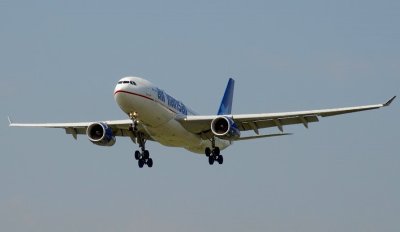 Air Transat A330-200 Landing