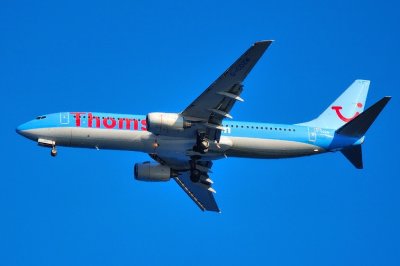 Thomson B-737/800, G-CDZM, Approaching