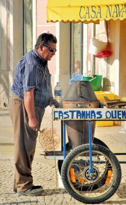 Quentes e Boas: The Roast Chetnuts Seller